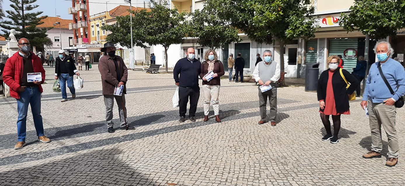 Eleitos CDU na Caparica-Trafaria em contacto com as populações da Caparica e da Trafaria